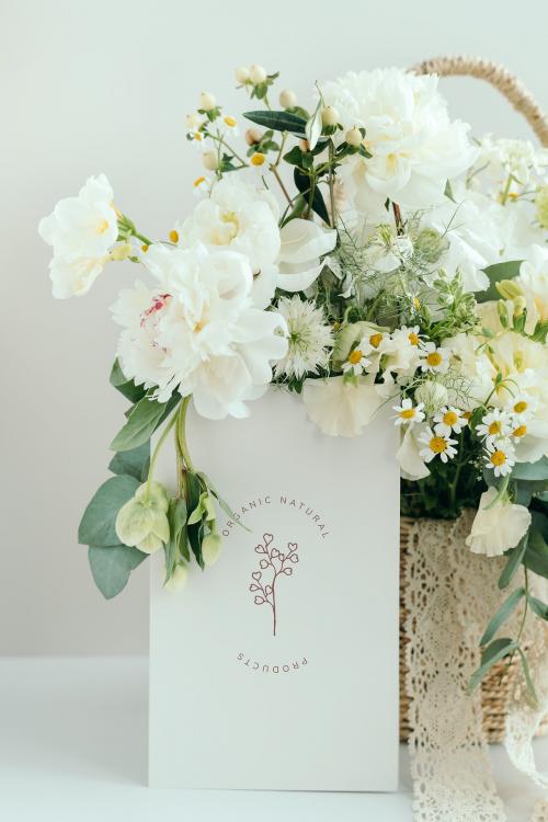 Basket of white flowers with card mockup - 1209260