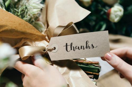 Flower bouquet with a thanks card - 1209293