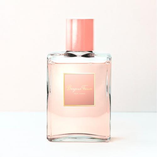 Feminine perfume bottle mockup design - 1209910