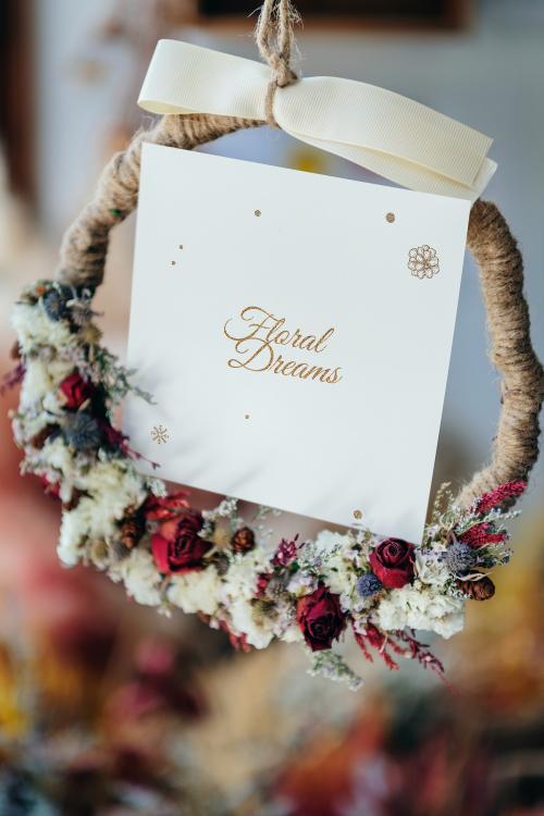 Dried flowers wreath with a white card mockup - 1209950