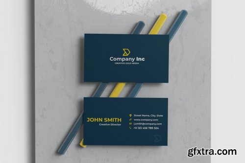 CreativeMarket - Minimalist Business Card Mockup 4924317