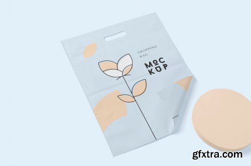 5 Beautiful Shopping Bag Mockups