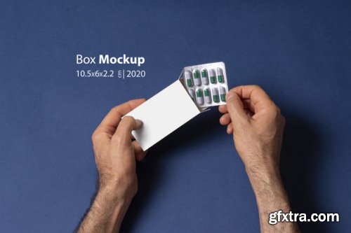 Hand holding blank, box notes mockup vol2