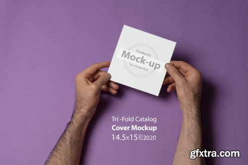 Hand holding blank, box notes mockup vol2