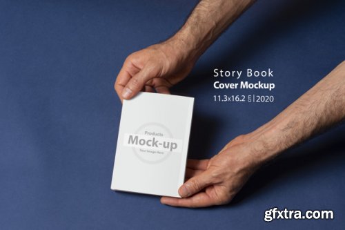 Hand holding blank, box notes mockup vol2