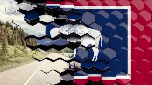 Videohive - Wyoming Flag Hexagon Transition - 4K Resolution - 32936531 - 32936531