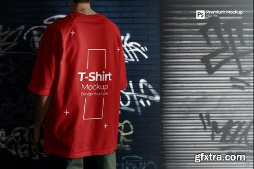 Oversize T-shirt Mockup V2CX6N5