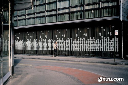 Store Window Banner Mockup HWTKW59