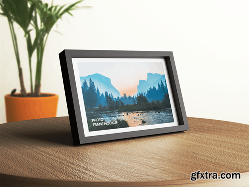 Landscape Frame Mockup F8TFJ88