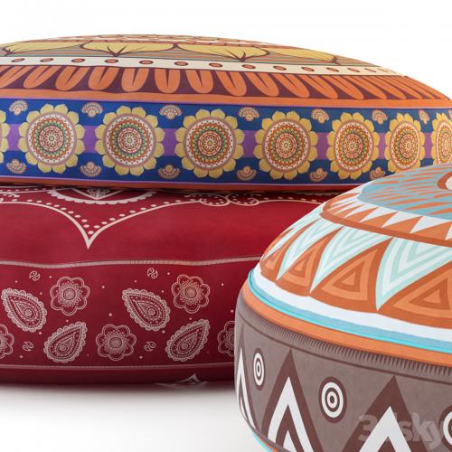 Poufs with oriental patterns