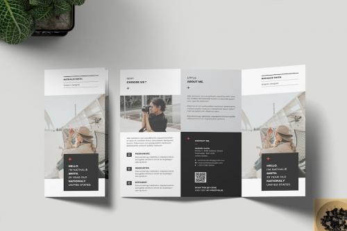 Brochure &ndash; Resume Tri-Fold