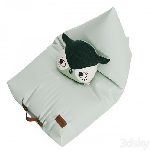 Bean bag chair and owl pillow from NOBODINOZ