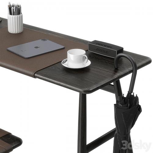 Mo Bridge desk set