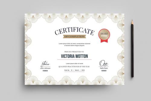 Classic Certificate with Golden Frame in Landscape A4 Layout - 442941302