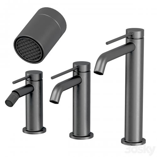 Gattoni Circle Two shower and faucet set