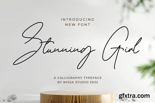 Stunning Girl - Signature Font D7PEHUY