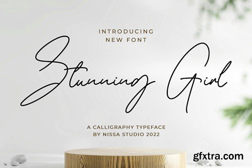 Stunning Girl - Signature Font D7PEHUY