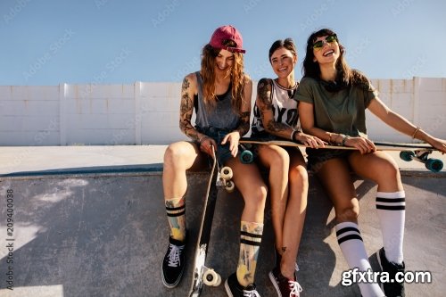 Group Of Women Playing With Skateboards 6xJPEG