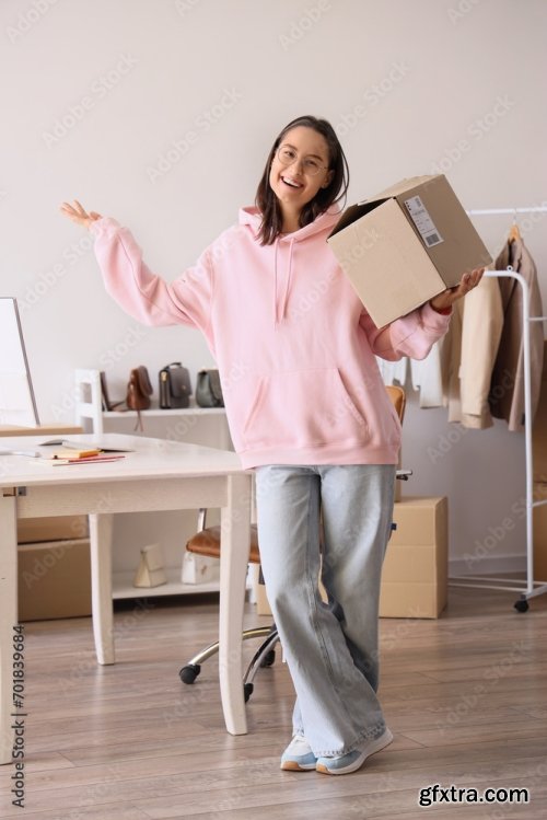 Female Seller With Parcel In Warehouse Store 6xJPEG