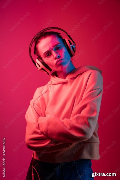 Fashion Pretty Woman With Headphones 5xJPEG