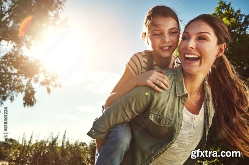 Outdoor Mother And Girl 25xJPEG