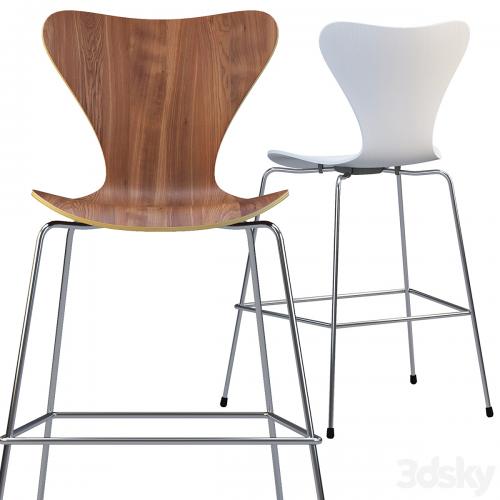 Fritz Hansen Series 7 counter stool