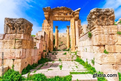 Amman Citadel Or Jabal Al-Qal\'a With Temple Of Hercules In Sunset Light 6xJPEG