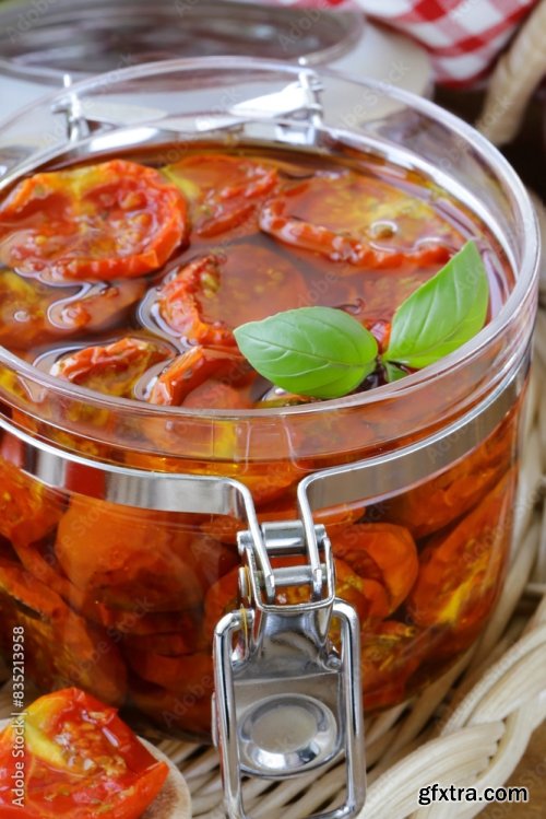 Traditional Italian Sun-Dried Tomatoes In Oil With Basil 6xJPEG