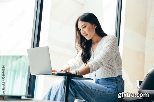 Asian Young Woman Working With Laptop 5xJPEG