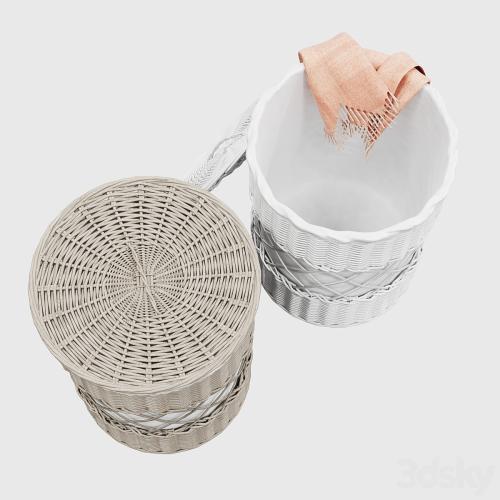 Round wicker basket