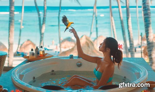 Phlearn - Surreal Portrait Compositing in Photoshop with Natalia Seth